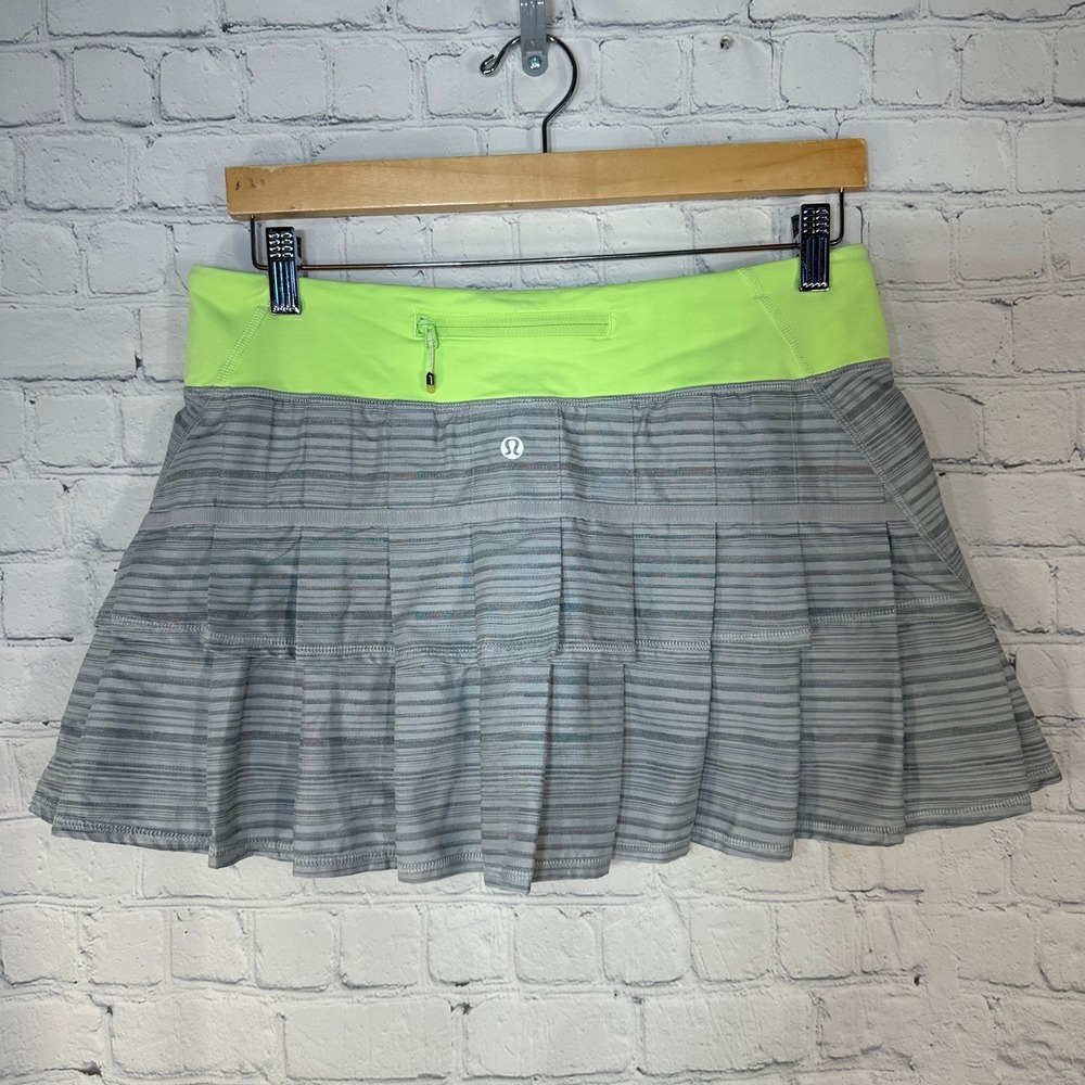 Lululemon Pace Setter Skirt Gray Striped‎ Neon Green Pleated Tennis Skort Size 8